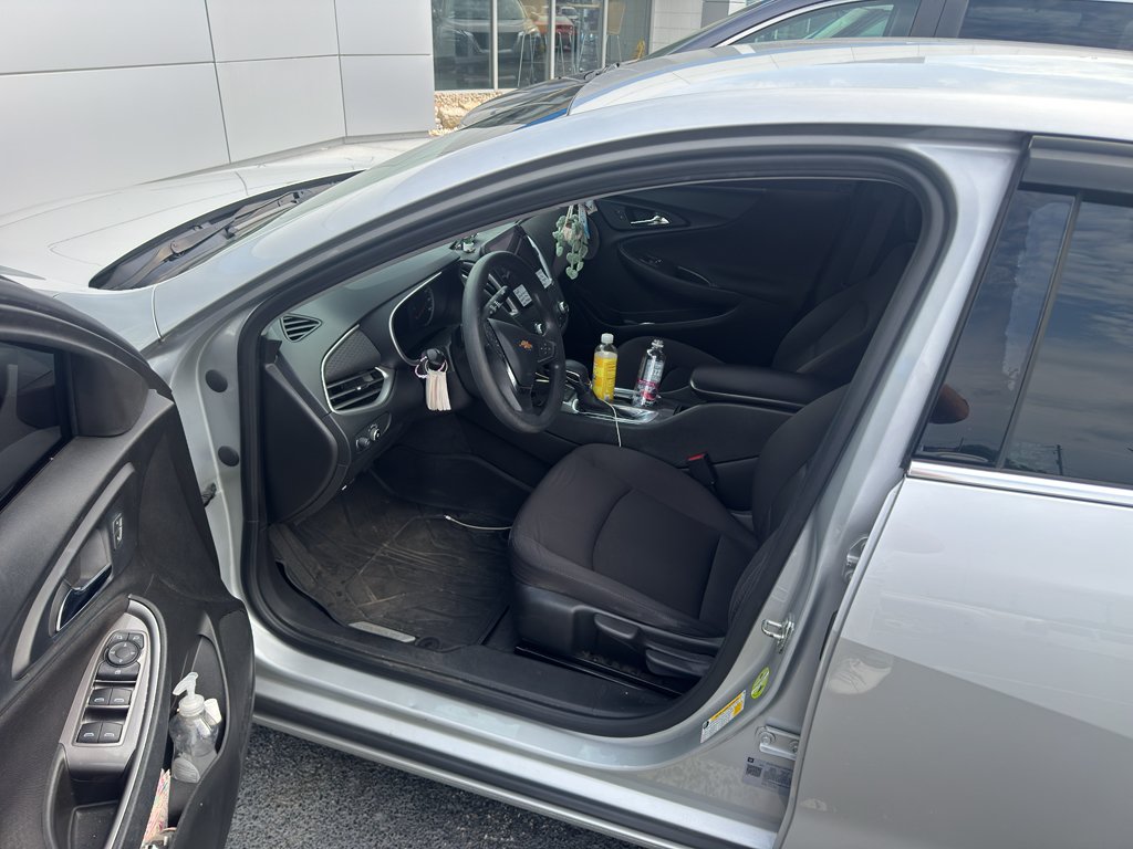 Used 2021 Chevrolet Malibu LS FWD image 6