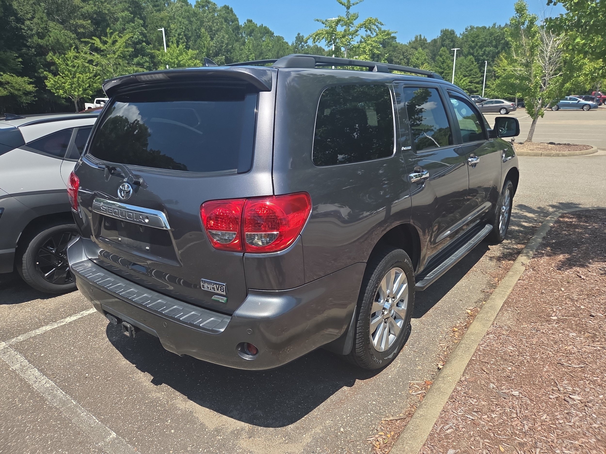 Used 2014 Toyota Sequoia Platinum AWD/4WD image 4