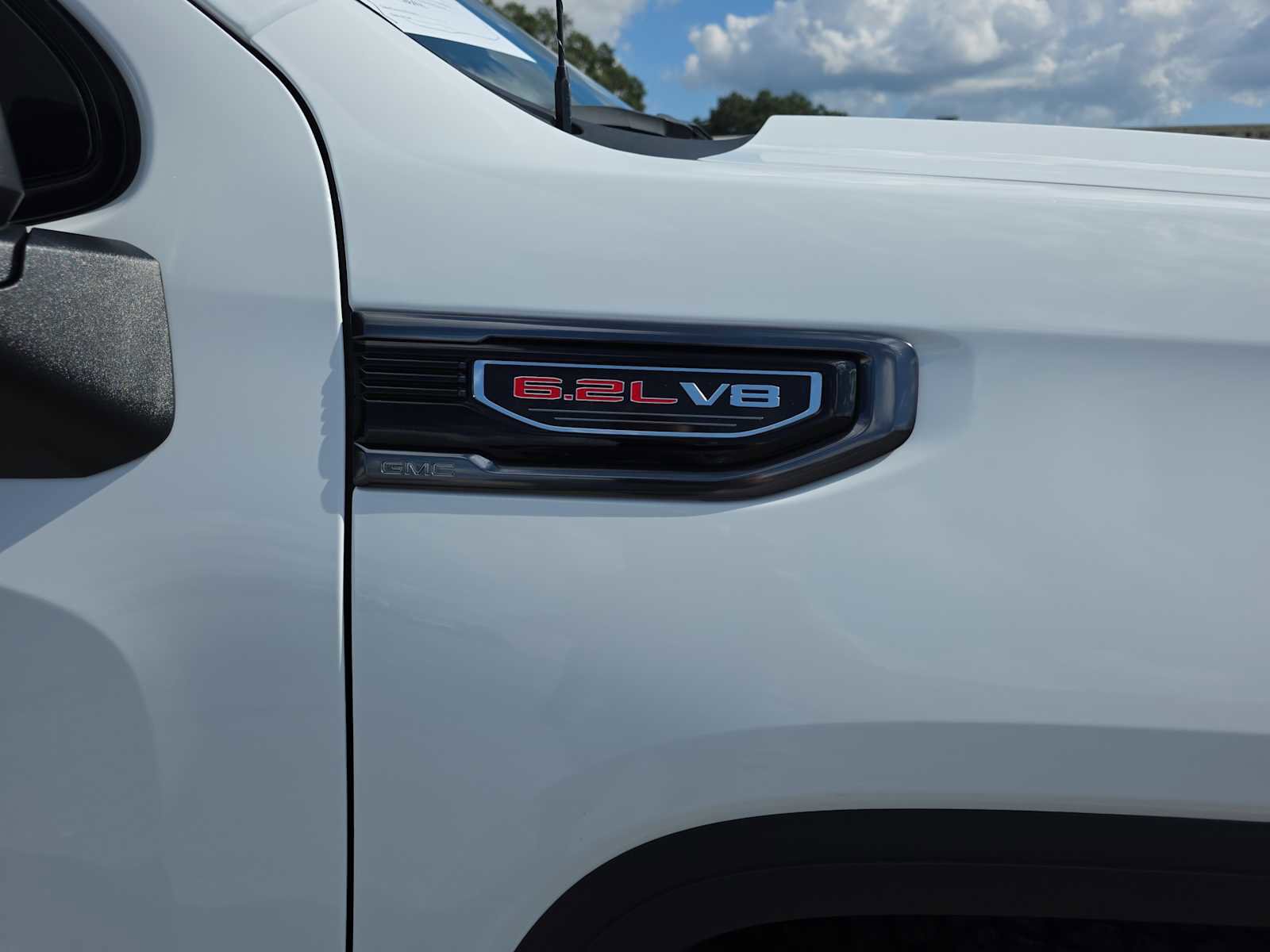 Used 2024 GMC Sierra 1500 AT4 w/ Technology Package image 11