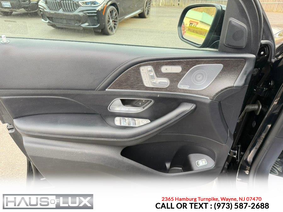 Used 2020 Mercedes-Benz GLE 350 4MATIC w/ AMG Line Exterior image 11