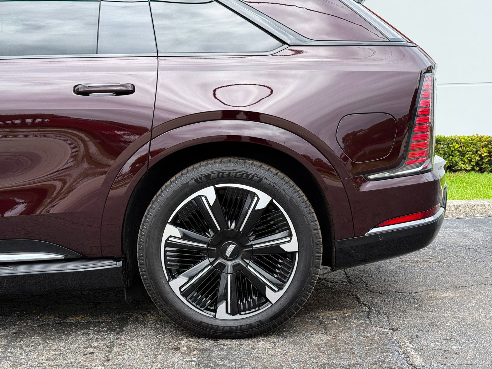 Used 2025 Cadillac Escalade IQ Sport 2 AWD/4WD image 16