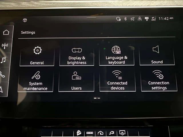 Used 2022 Audi e-tron Premium Plus w/ Premium Plus Package image 63