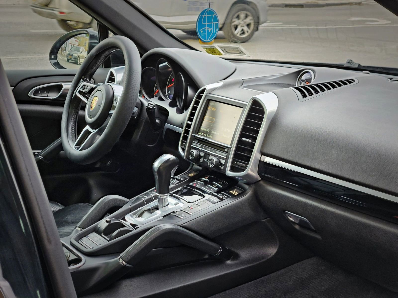 Used 2016 Porsche Cayenne AWD/4WD image 6