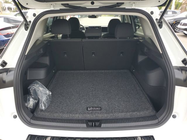 Certified 2025 Volkswagen Tiguan S FWD image 6