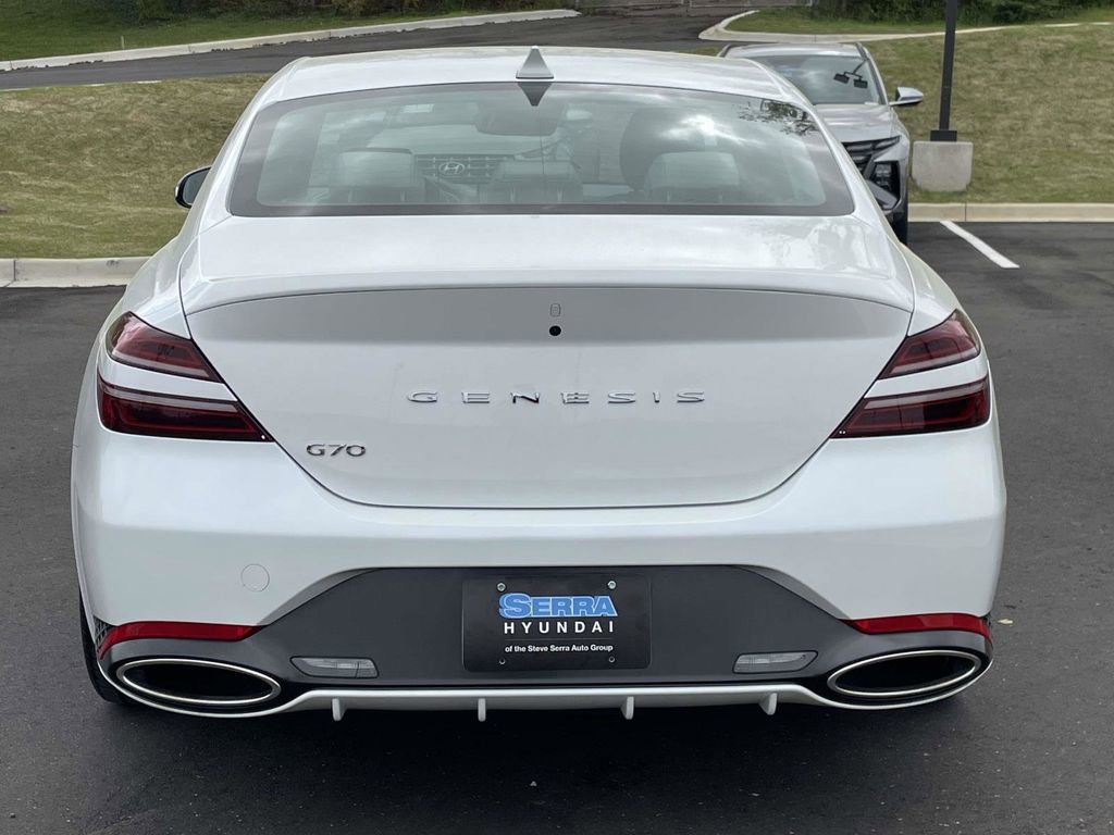 Used 2025 Genesis G70 2.5T image 4
