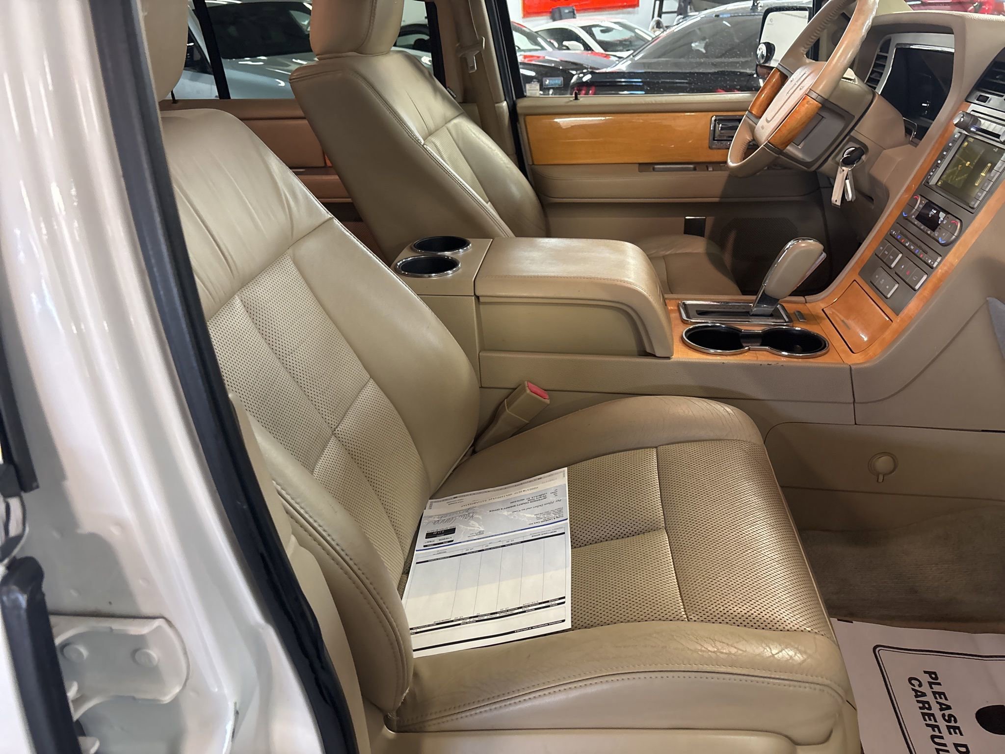 Used 2010 Lincoln Navigator L 4WD image 15