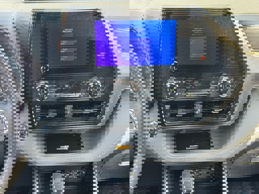 Certified 2024 Toyota Highlander XLE image 17