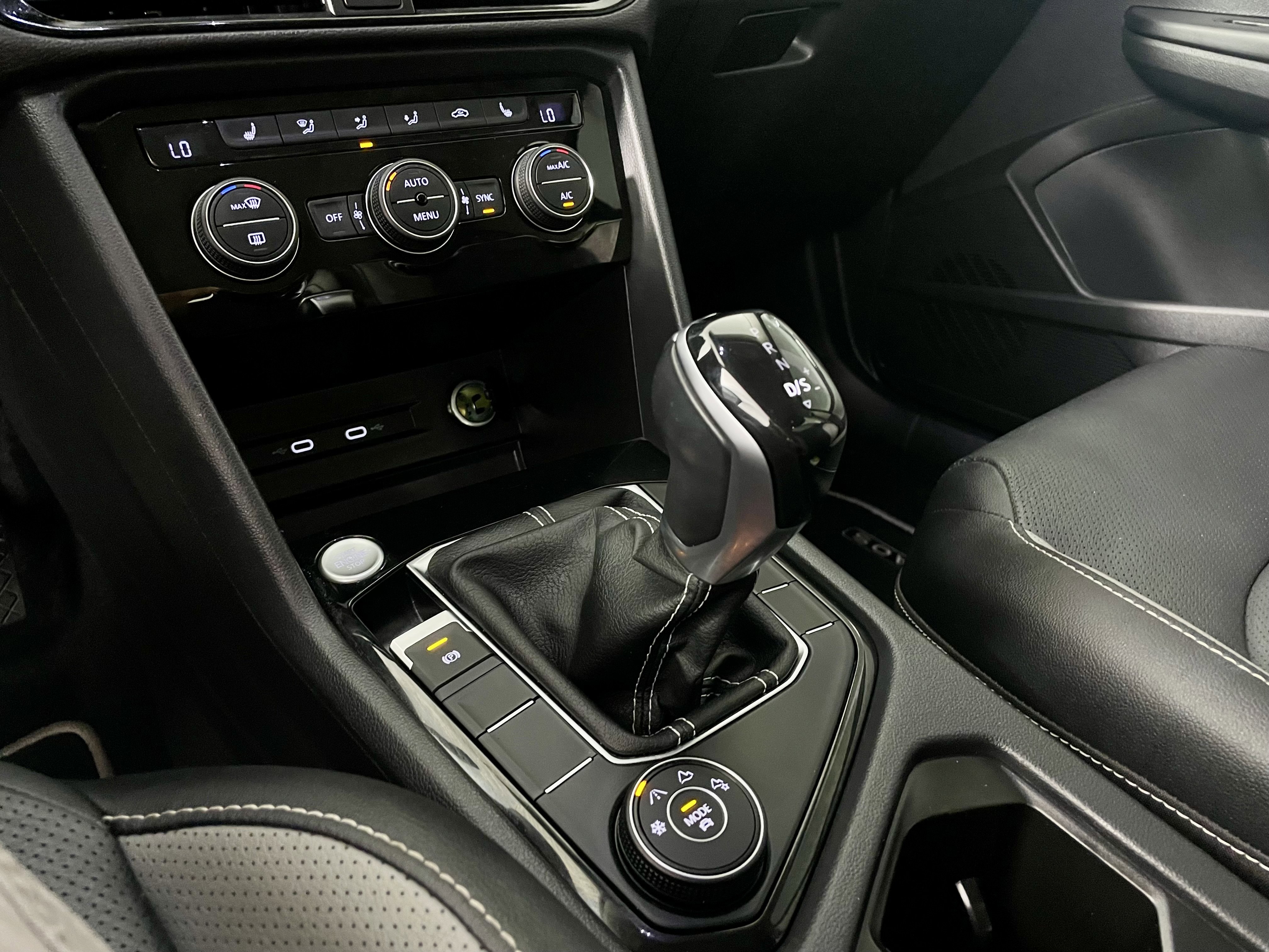 Used 2023 Volkswagen Taos SEL image 20