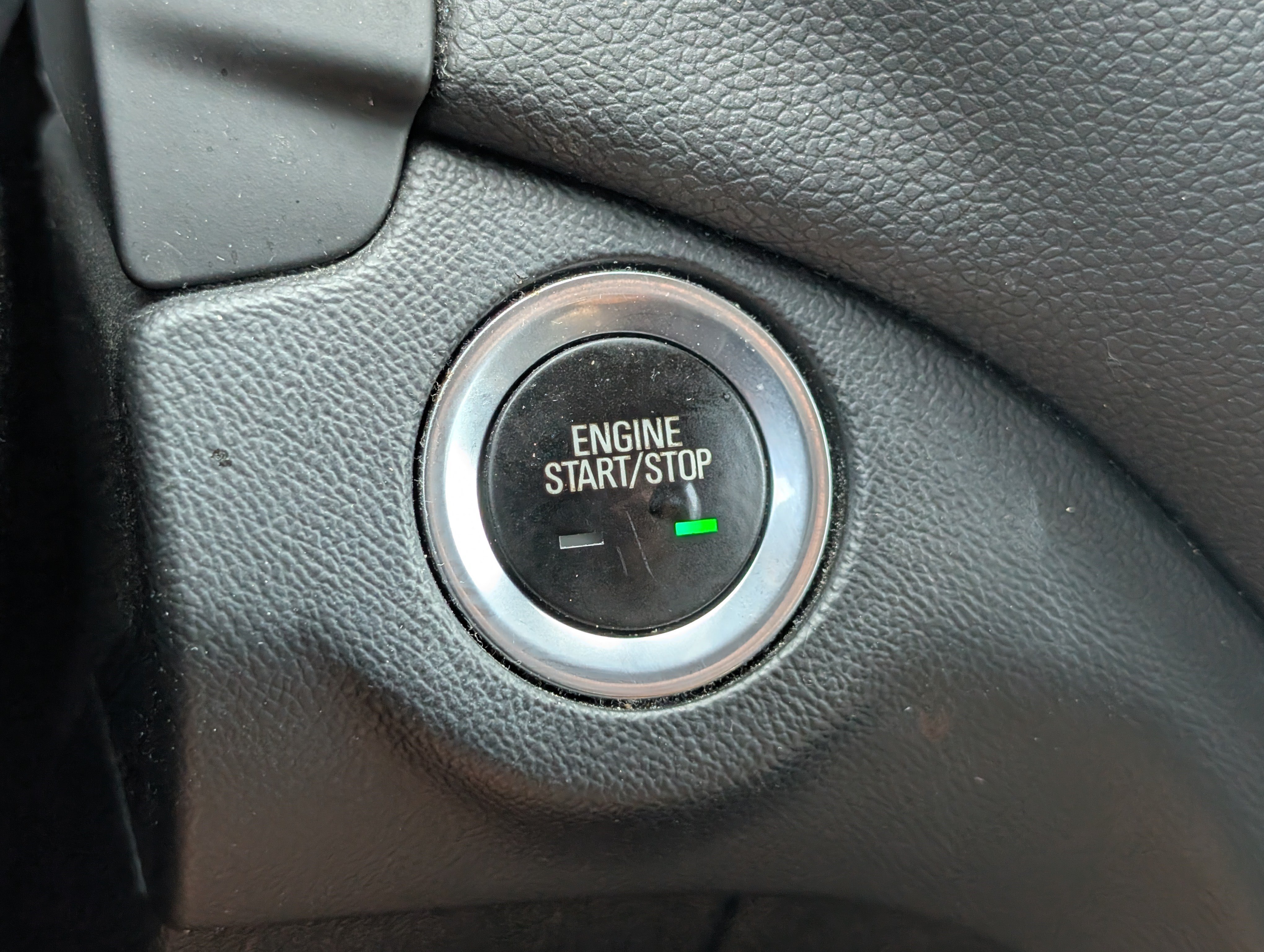 Used 2018 Chevrolet Equinox LT FWD image 29