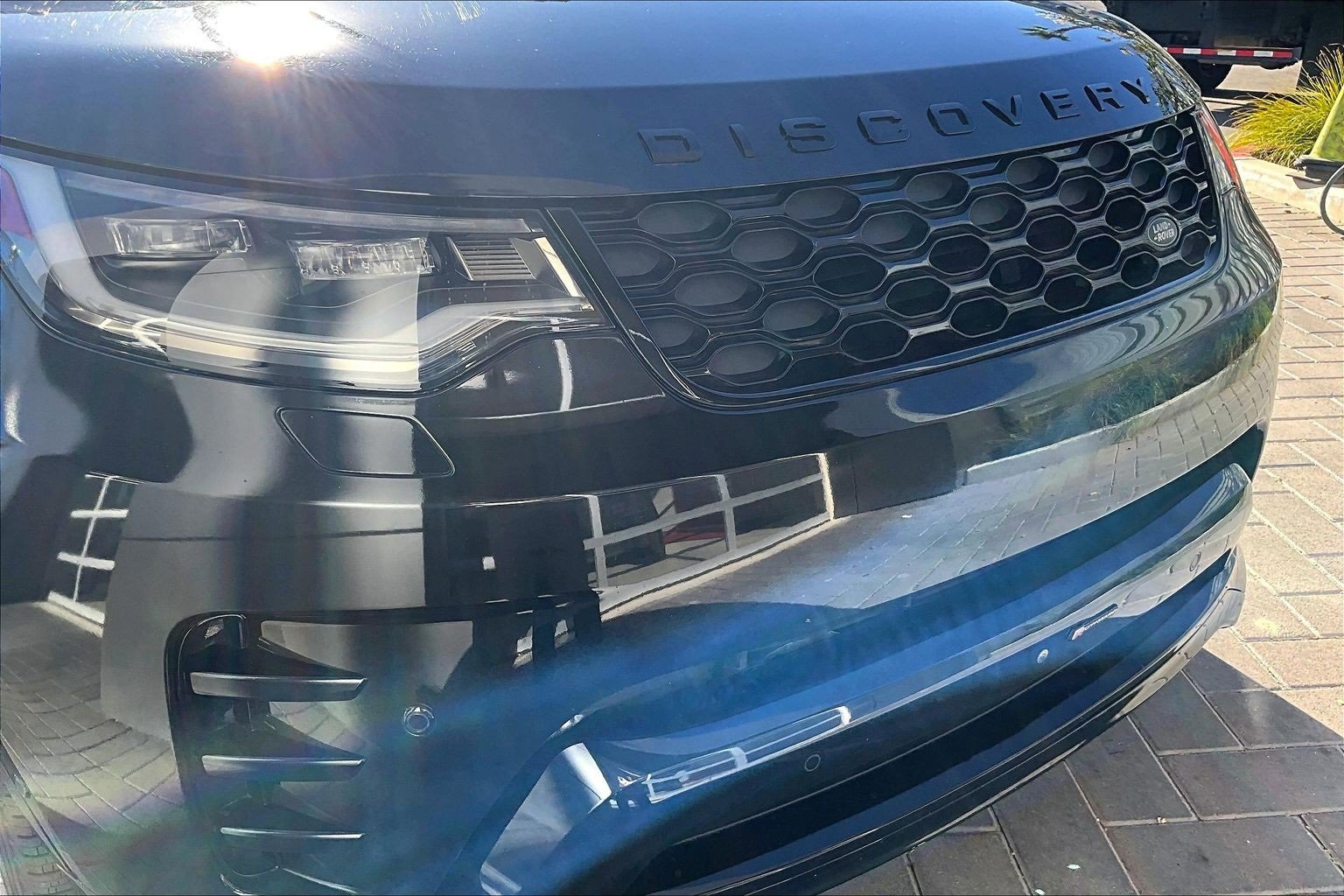 Used 2023 Land Rover Discovery S R-Dynamic image 29