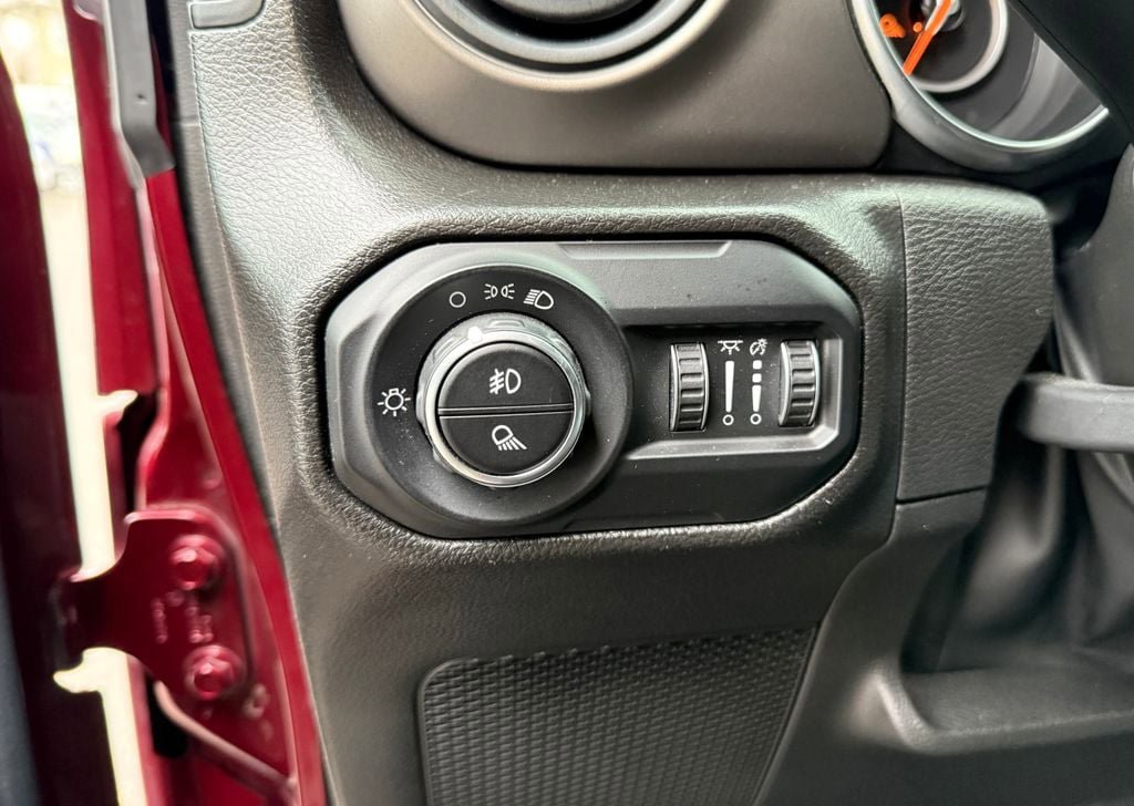 Used 2022 Jeep Gladiator Sport AWD/4WD image 21
