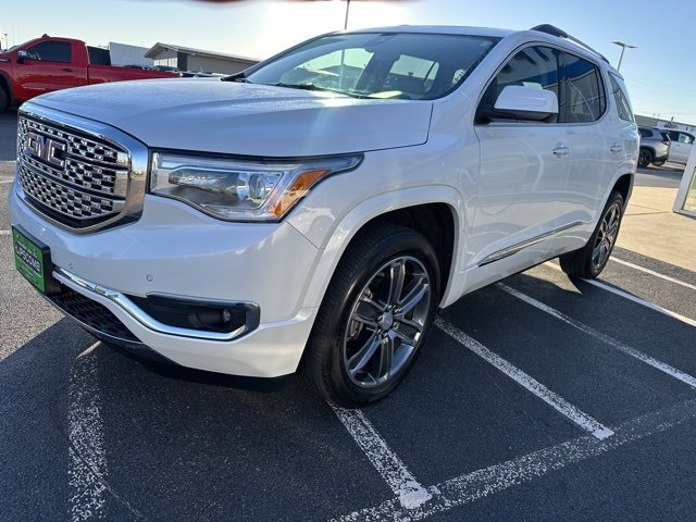 Used 2019 GMC Acadia Denali image 4
