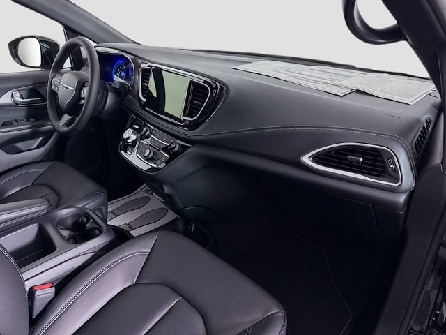 New 2026 Chrysler Pacifica Select w/ S Appearance Package FWD image 29