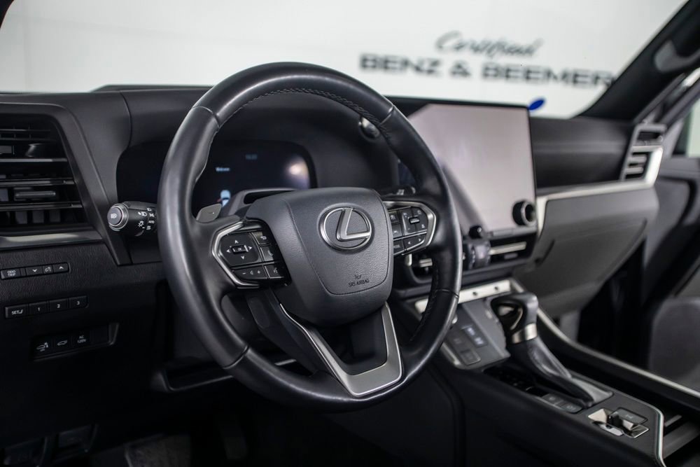 Used 2024 Lexus GX 550 550 Luxury w/ Cold Area Package image 28