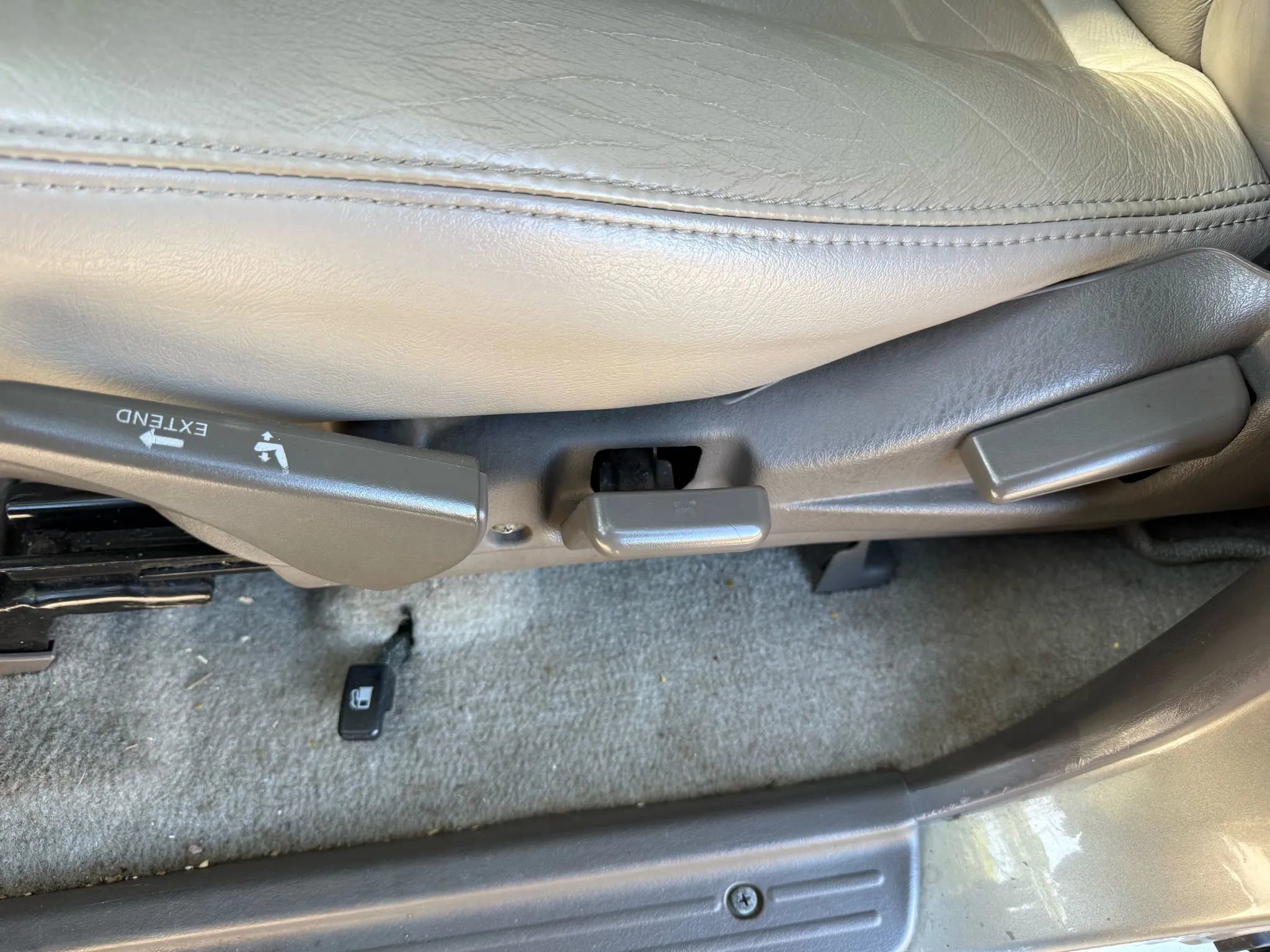 Used 2000 Mitsubishi Montero Sport XLS AWD/4WD image 11