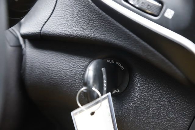 Used 2019 Jeep Cherokee Sport image 16