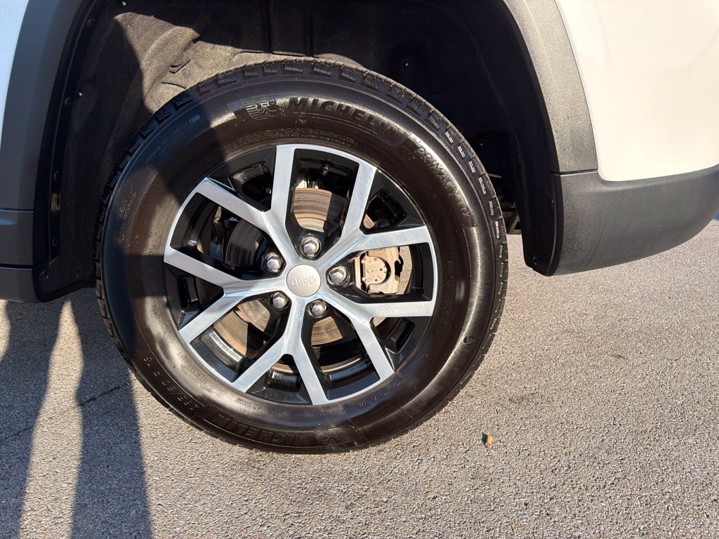 Used 2025 Jeep Grand Cherokee Limited AWD/4WD image 19