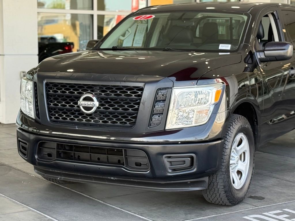 Used 2017 Nissan Titan S image 3
