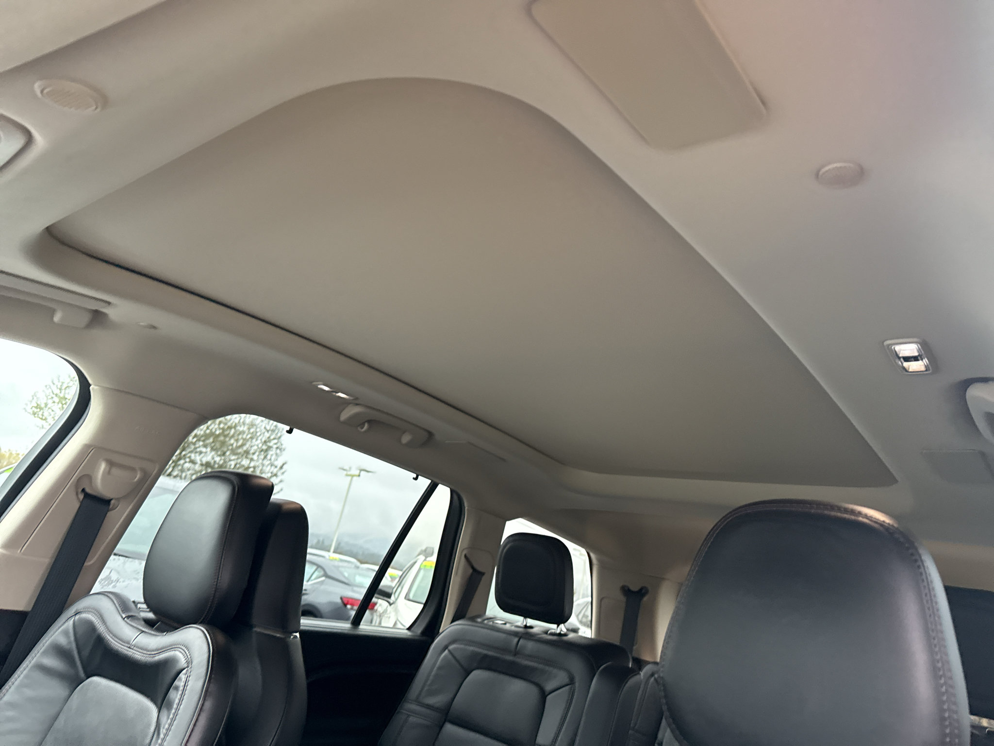 Used 2022 Lincoln Aviator Reserve w/ Equipment Group 201A AWD/4WD image 16