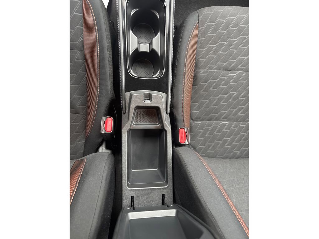 Used 2024 Nissan Kicks SR image 20