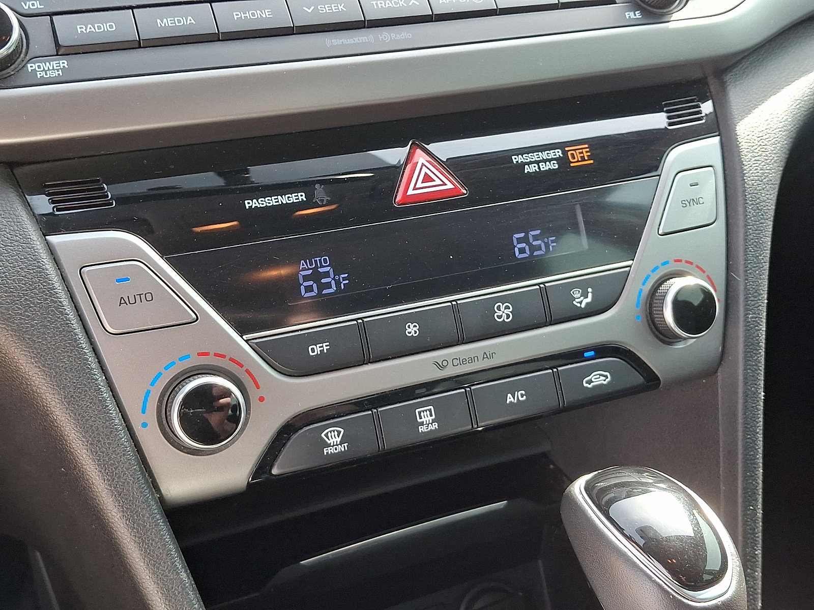 Used 2017 Hyundai Elantra Limited FWD image 23