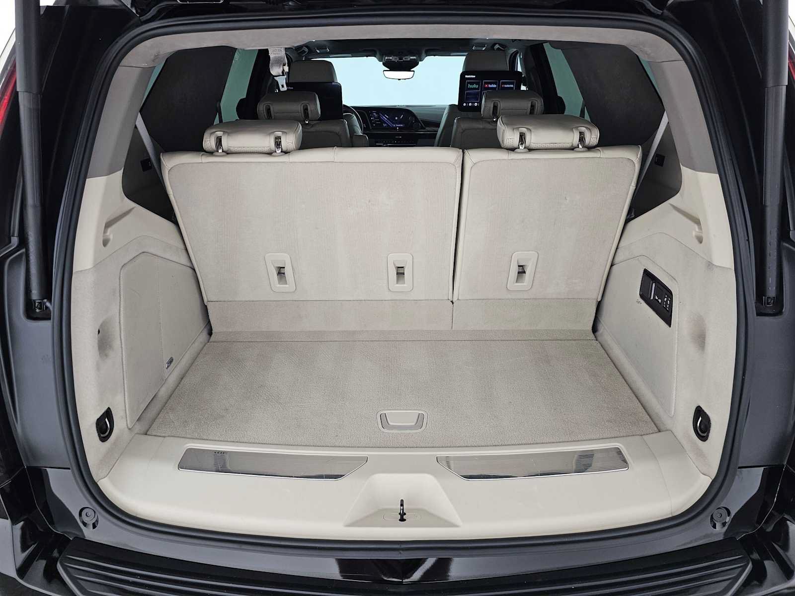Used 2023 Cadillac Escalade Sport Platinum AWD/4WD image 16