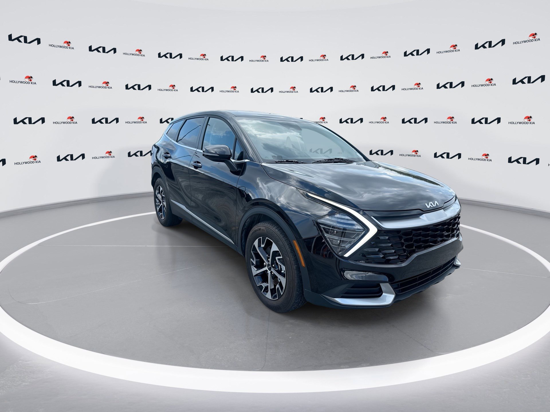 Certified 2024 Kia Sportage EX image 2