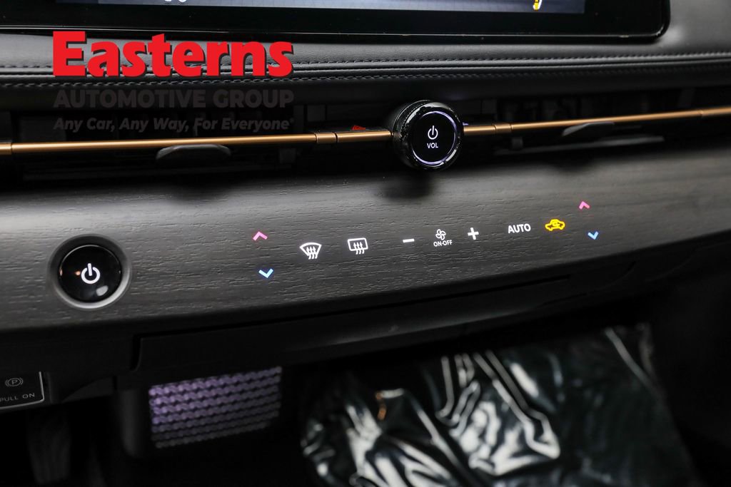 Used 2024 Nissan Ariya AWD image 20