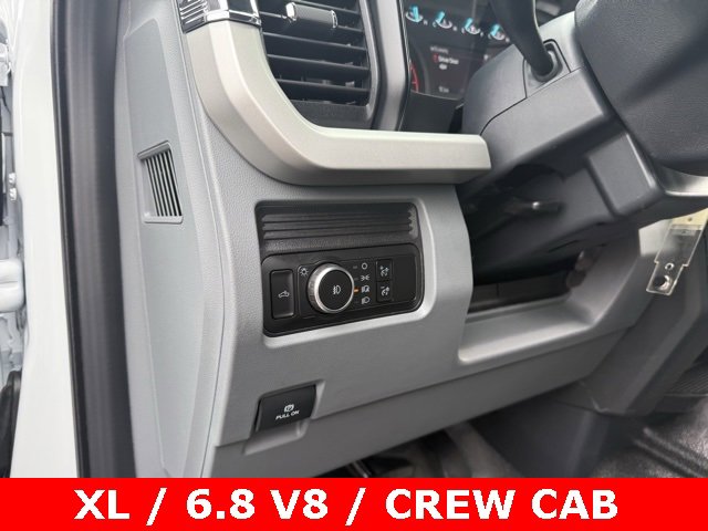 New 2026 Ford F250 XL w/ XL Chrome Package image 18