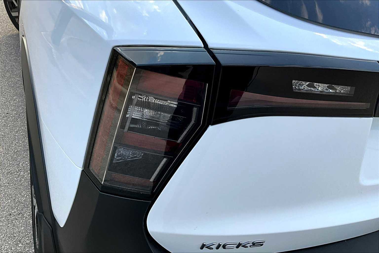 New 2026 Nissan Kicks SV image 12
