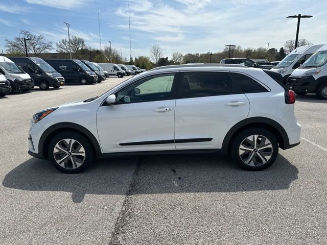 Used 2022 Kia Niro EX Premium w/ Cold Weather Package FWD image 8