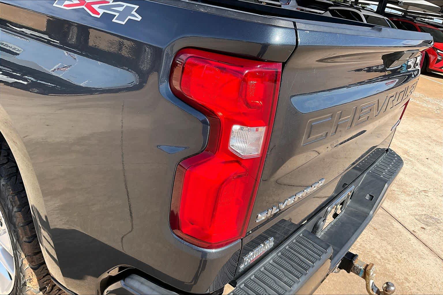 Used 2020 Chevrolet Silverado 1500 Custom w/ Custom Value Package AWD/4WD image 28