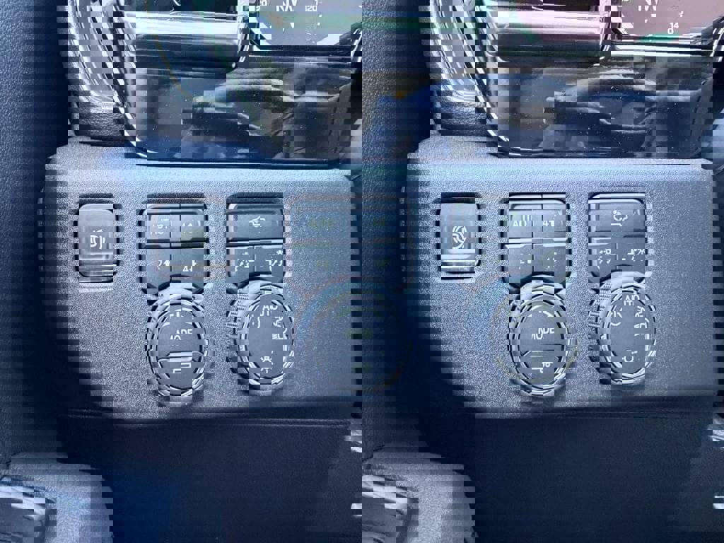 New 2026 Chevrolet Silverado 1500 LT w/ Z71 Off-Road Package AWD/4WD image 30