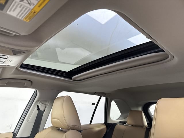 Used 2019 Toyota RAV4 XLE Premium w/ Cold Weather Package AWD/4WD image 18