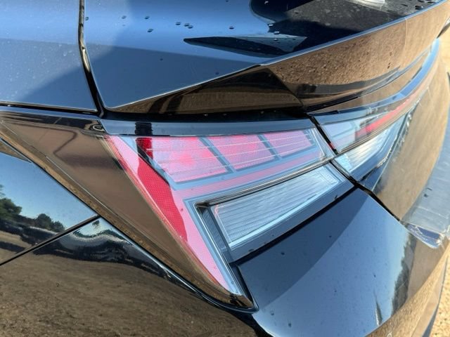 Used 2022 Hyundai Elantra N FWD image 11