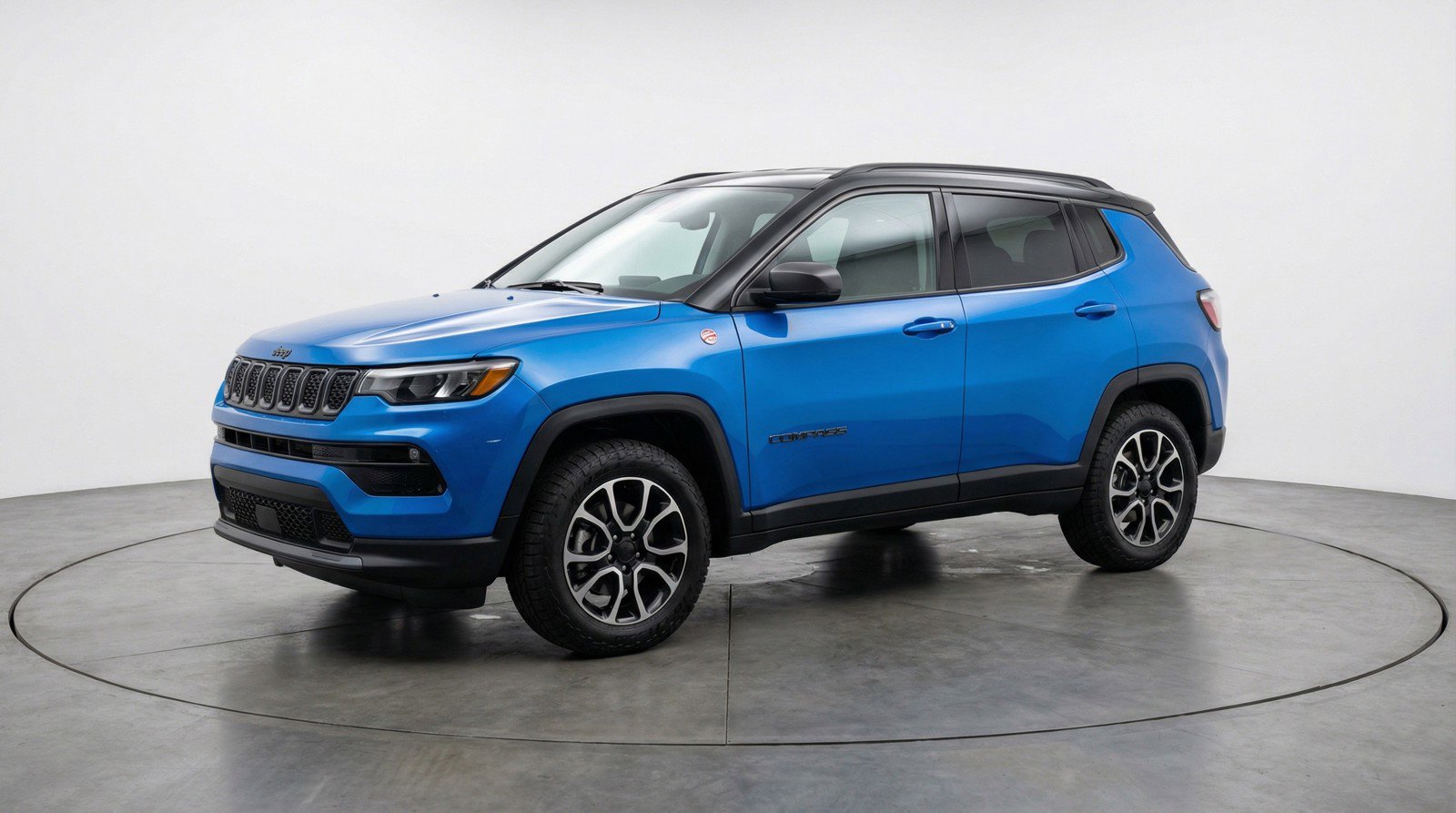 Used 2025 Jeep Compass Trailhawk image 3