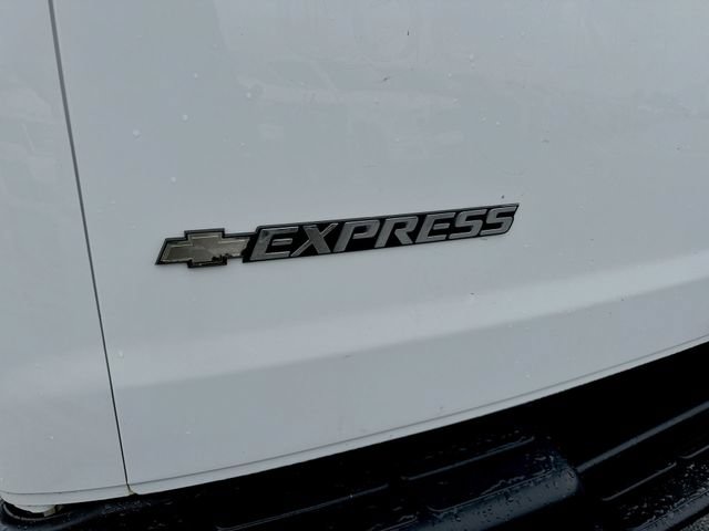 Used 2016 Chevrolet Express 2500 RWD image 27