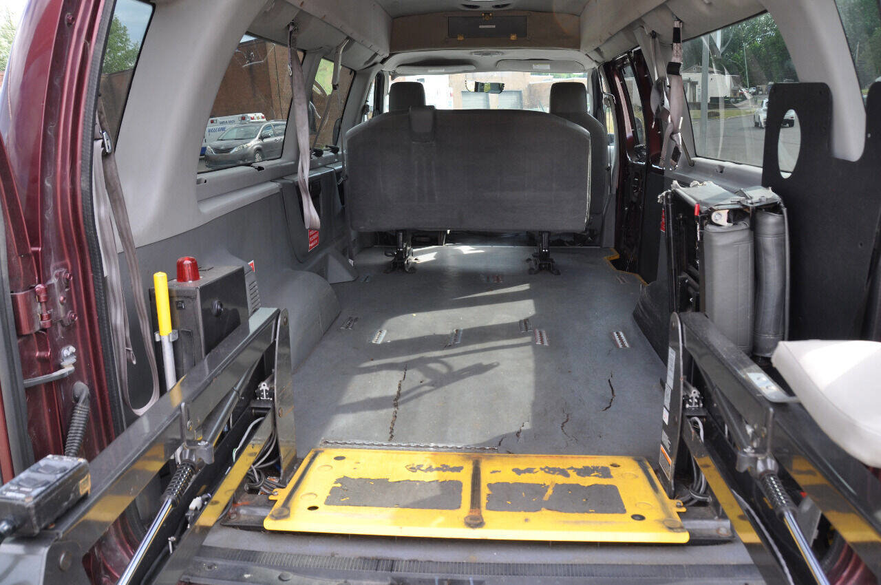 Used 2010 Ford E-350 and Econoline 350 XL image 19