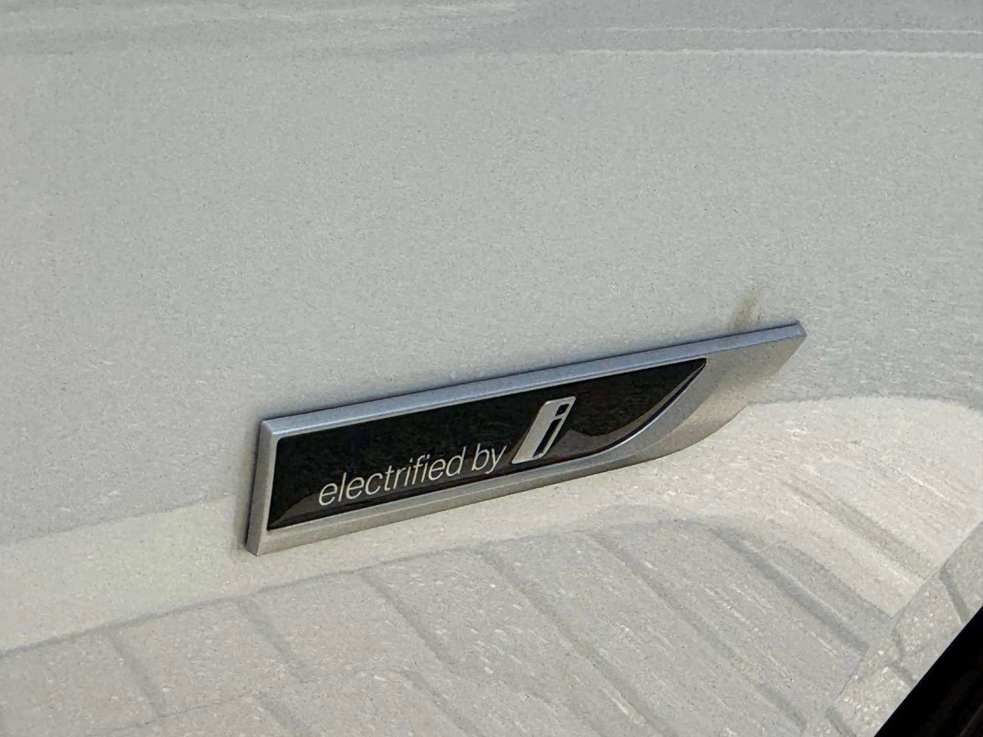 Used 2023 BMW 330e w/ Driving Assistance Package image 54