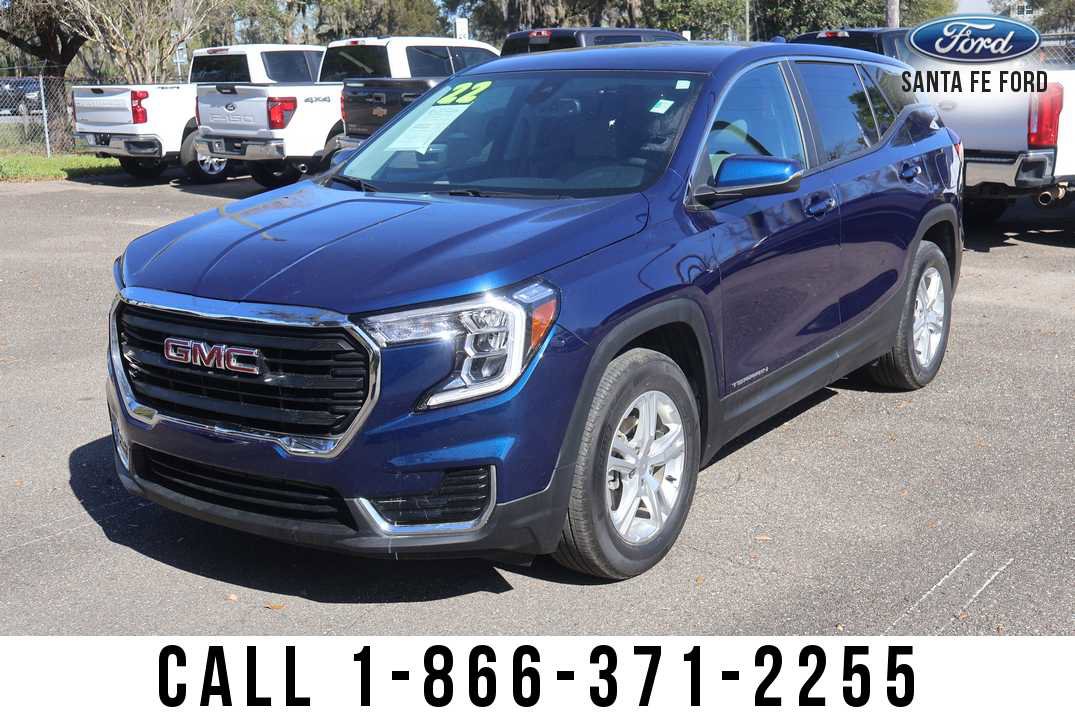 Used 2022 GMC Terrain SLE image 2