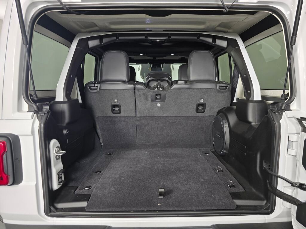 New 2025 Jeep Wrangler Unlimited Rubicon 392 image 15