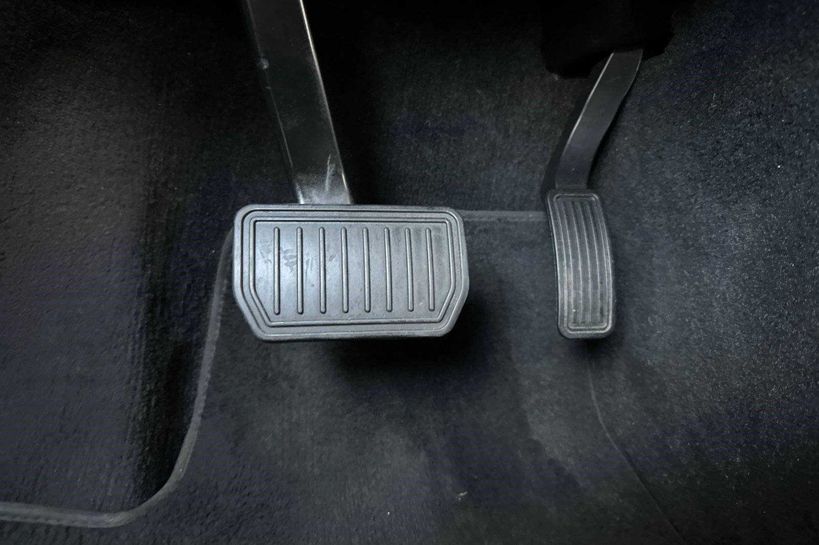 Used 2019 Tesla Model X Standard Range image 37