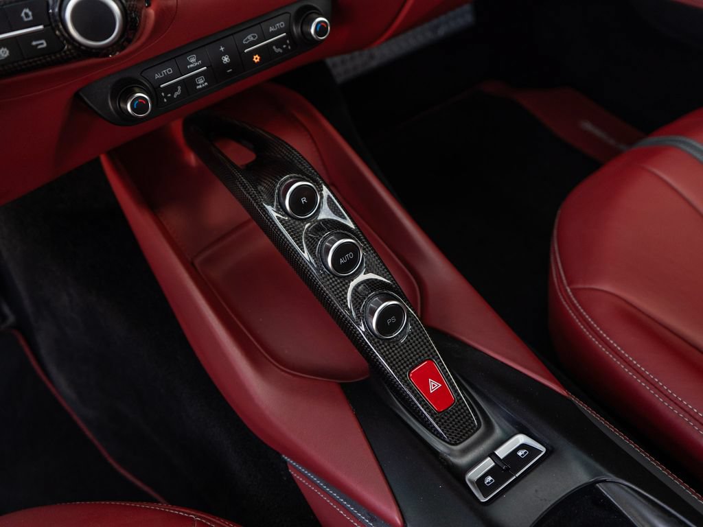 Used 2019 Ferrari 812 Superfast RWD image 23