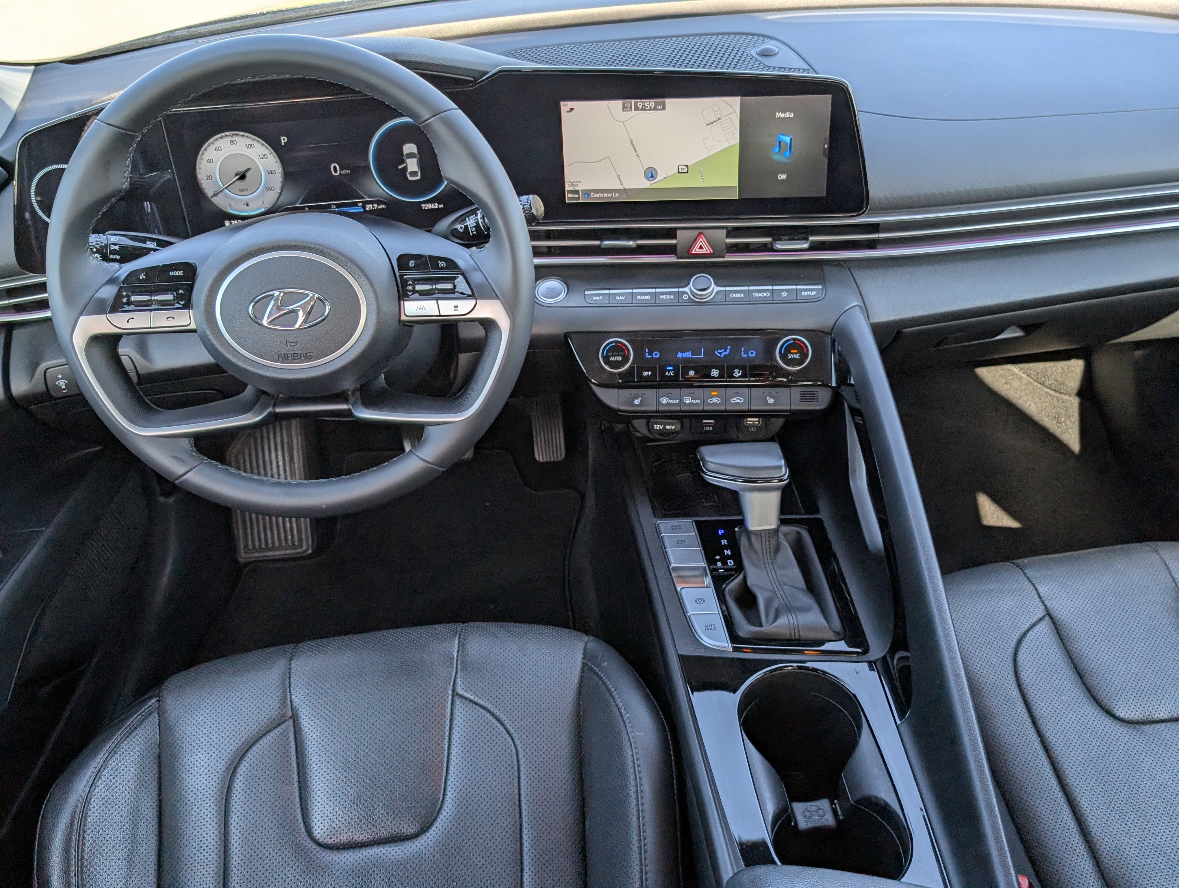 Used 2022 Hyundai Elantra Limited w/ Cargo Package FWD image 11