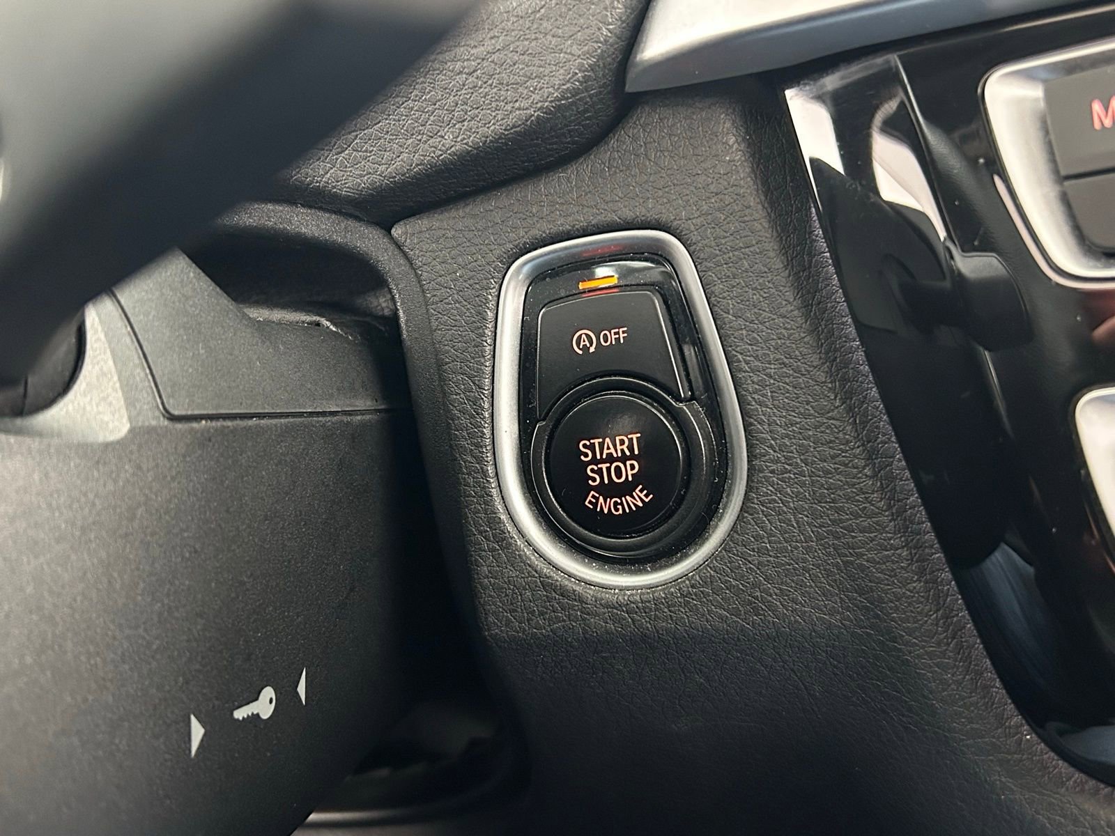 Used 2017 BMW 330i xDrive Sedan image 15