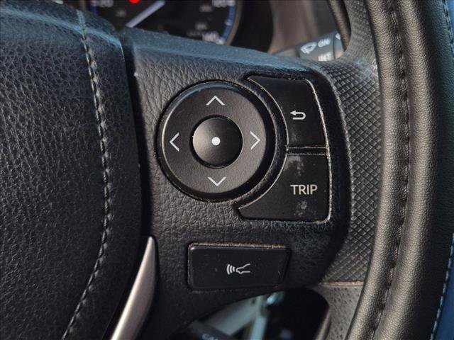 Used 2018 Toyota RAV4 LE FWD image 16