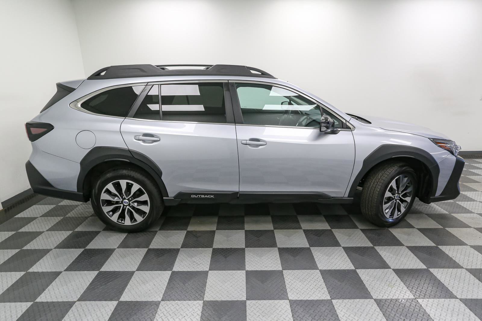 Used 2024 Subaru Outback Limited XT image 7