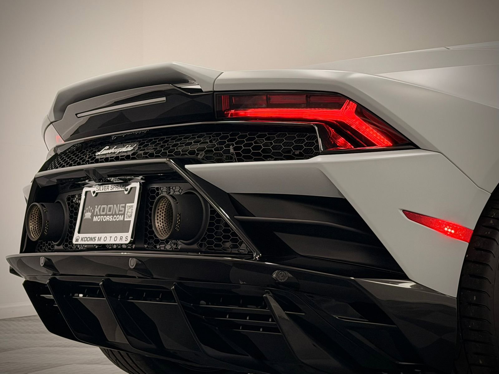 Used 2024 Lamborghini Huracan EVO image 47