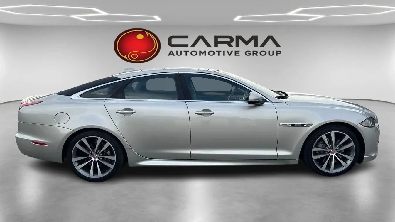 Used 2016 Jaguar XJ R-Sport RWD image 6
