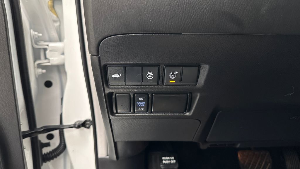 Certified 2024 Nissan Armada Platinum w/ Captain's Chairs Package image 31